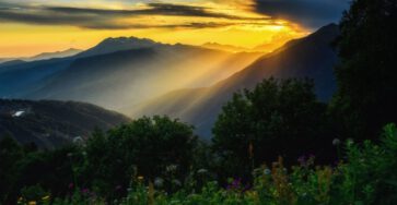 The Best Sunset Routes for First-Time Travelers
